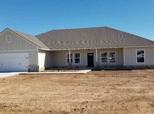 420 Advance Rd, Weatherford, TX 76088