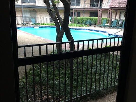 4th image of 2425 Ashdale Dr APT 31