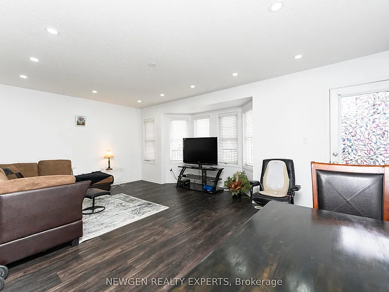 51 Colonel Frank Ching Cres — Photo 22