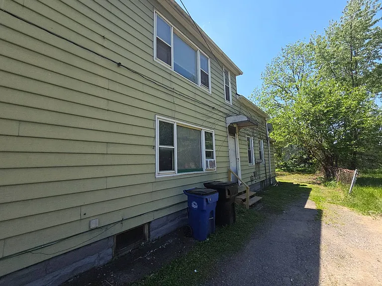 3658 E 54 ST — Photo 16