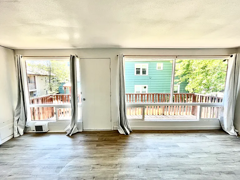 310 E 17th Ave #4 — Photo 5