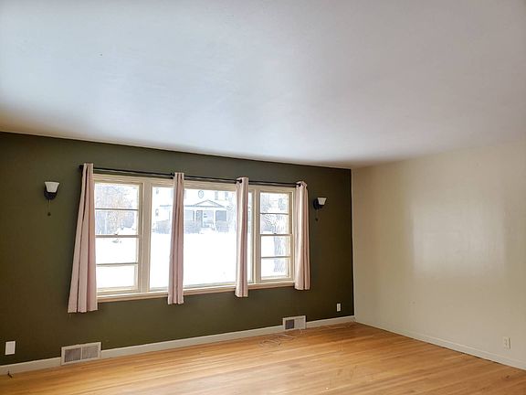 2nd image of 633 6th Ave N