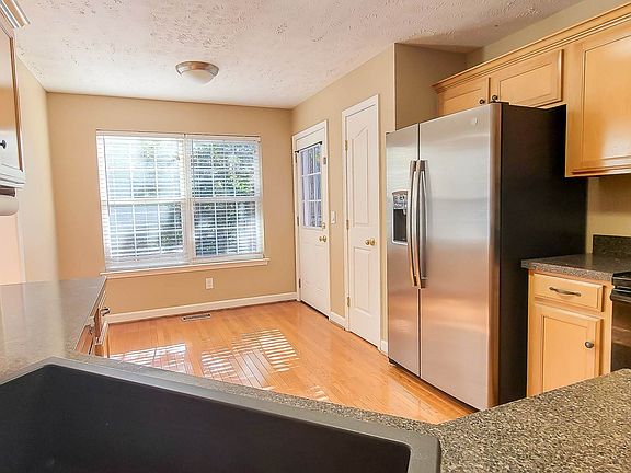 3rd image of 1507YUMA Court Dr
