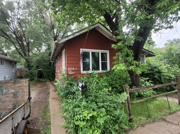 121 1st Ave E, West Fargo, ND 58078