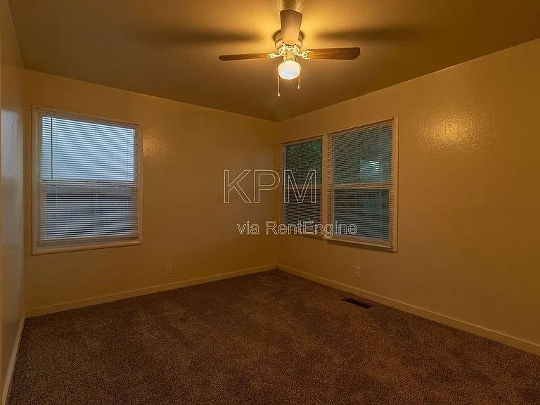 476 E Essex St — Photo 16