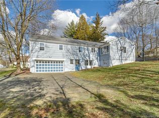 10 Hoyt Ct, Darien, CT 06820