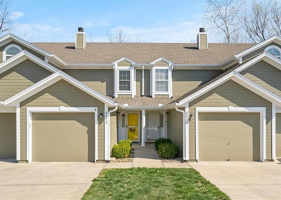 1st image of 6015 NE Moonstone Dr