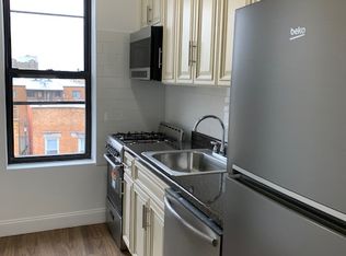 2576 41st St, Astoria, NY 11103
