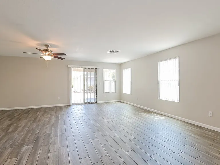 90 W Calle Sauco — Photo 3