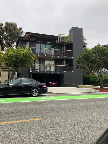 1545 Yale St #4 Photo 1