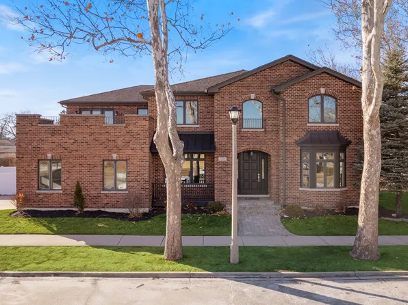 8148 Hamlin Ave, Skokie, IL 60076