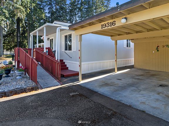 Ramp for easy access to home>