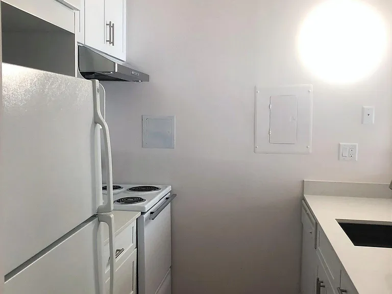 10 Thacher St #406 — Photo 6