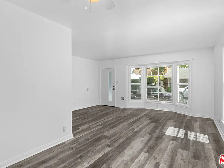 8708 W Sherwood Dr — Photo 5