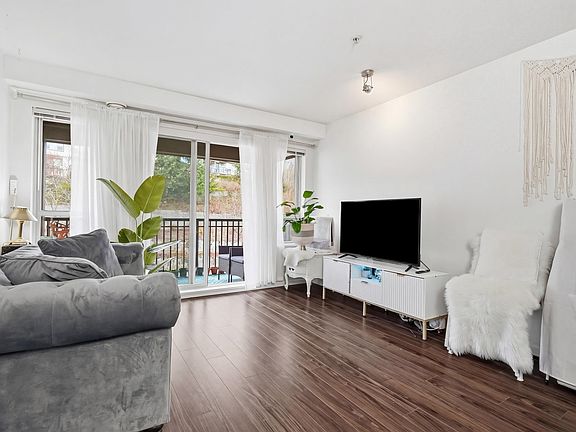 3rd image of 3178 Dayanee Springs Blvd #401