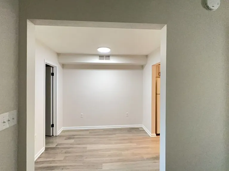 Oak Grove Village Apartments — Photo 8
