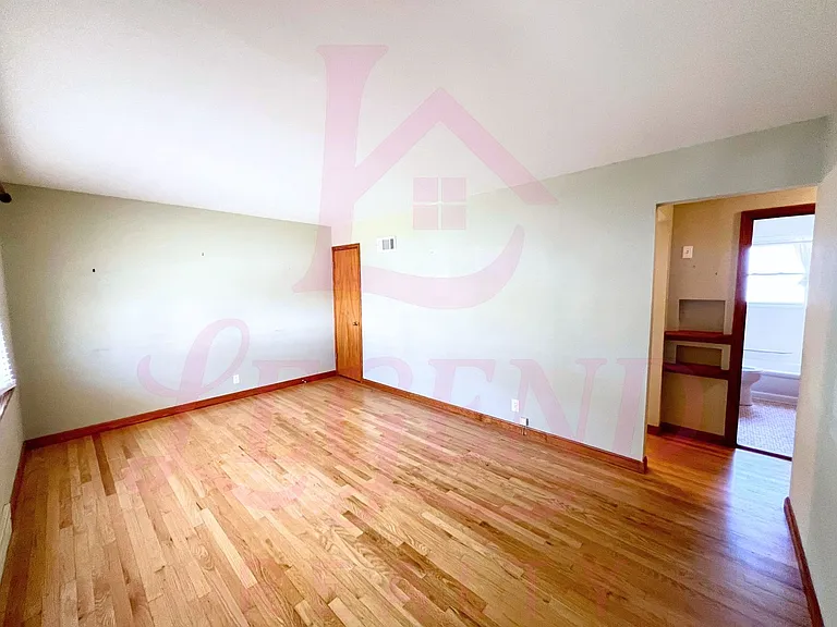 2533 Tamm Ave — Photo 3