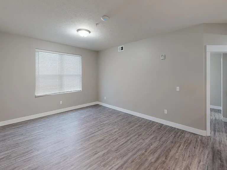 801 W Cedar St — Photo 43