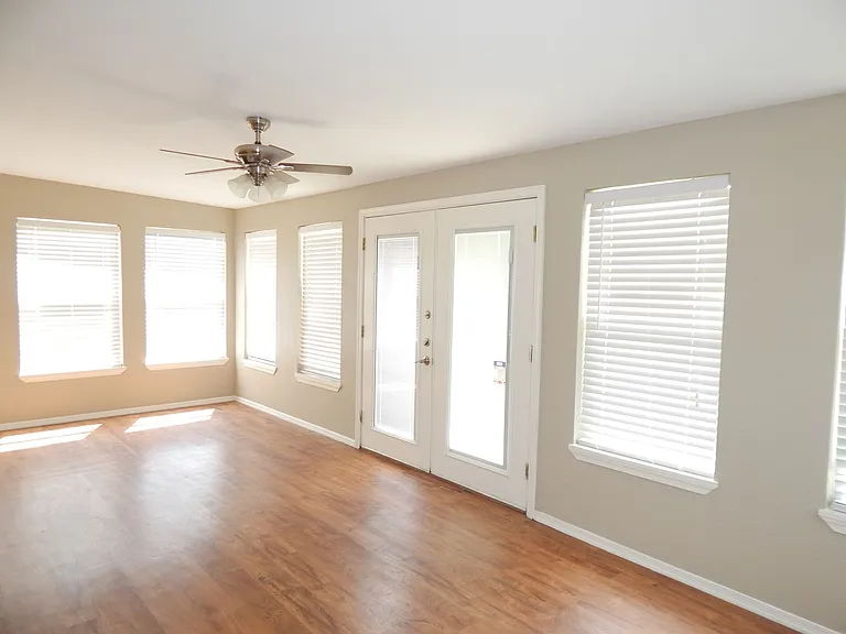 905 David Dr — Photo 8