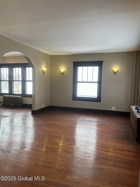 4th image of 331 Chapman Drive