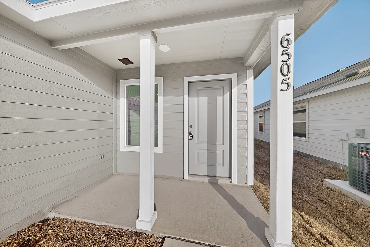 Building Photo - 6505 Glade St