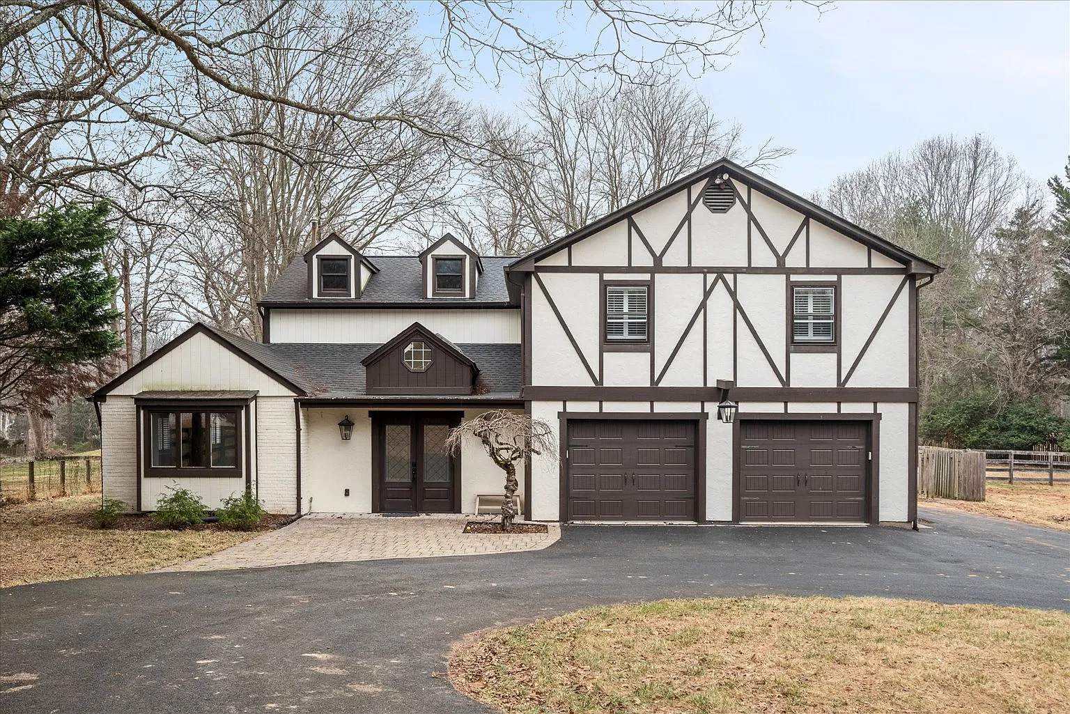 5 bed, 3562 sqft, $6,895 — Photo 1