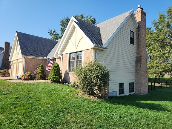 2nd image of 867 College Park Pl
