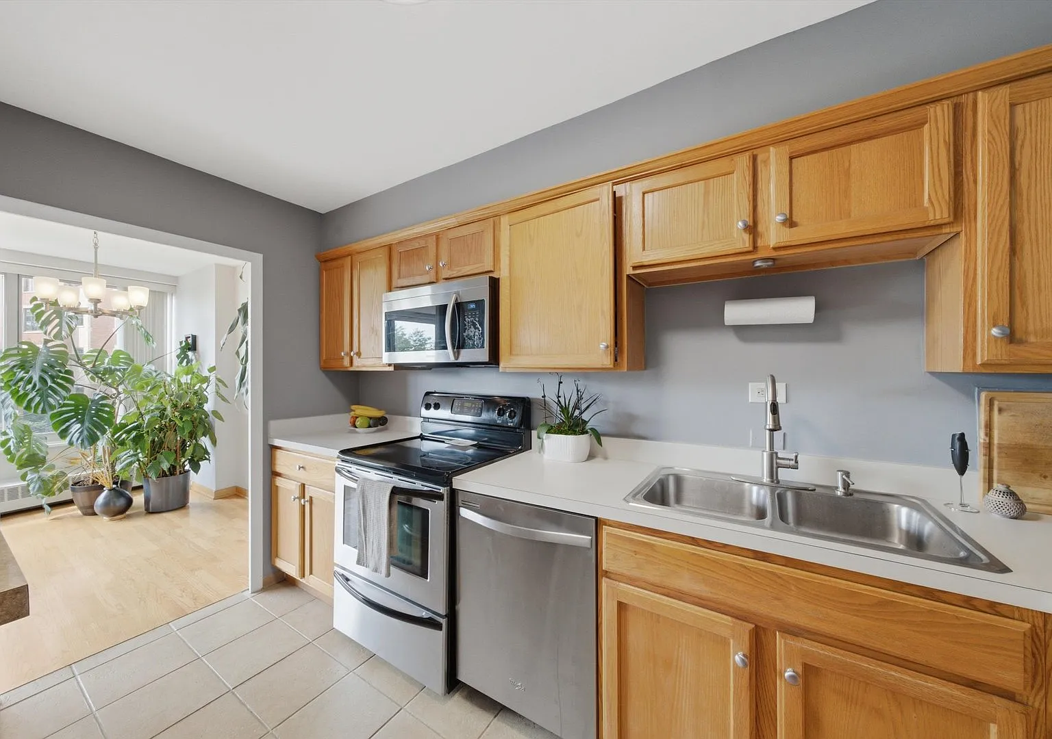 1 bed, 650 sqft, $2,200 — Photo 2