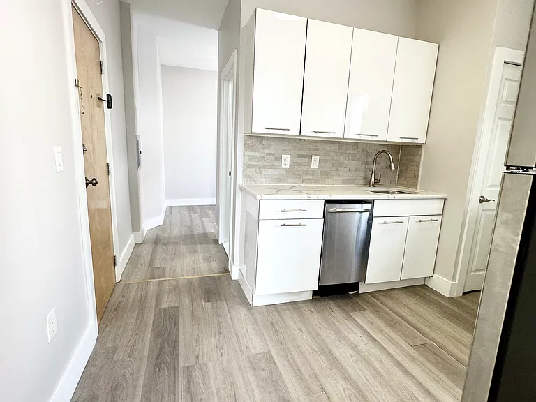 108 60th St #7B — Photo 2