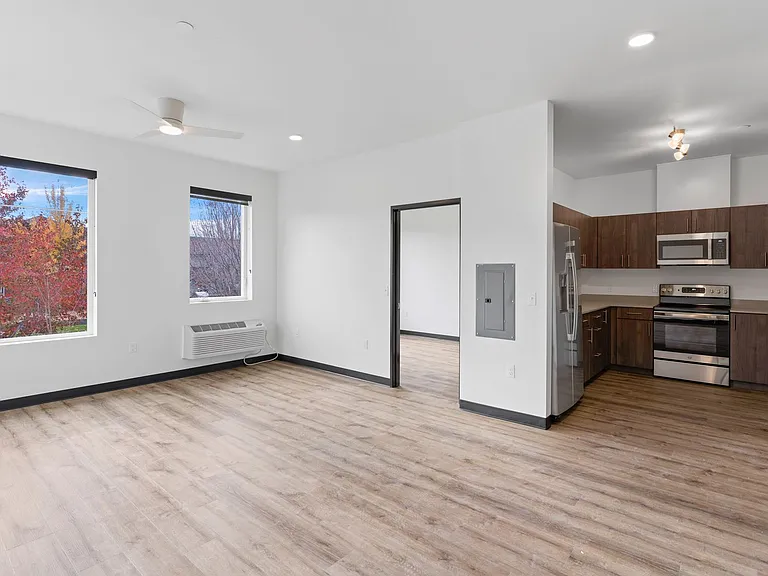 Bradbury Pointe Apartments — Photo 29