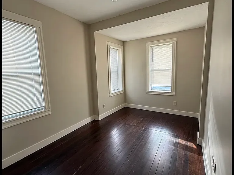 27 Curve St #1 — Photo 5