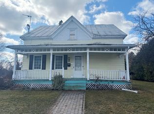 39 Champlain St, Rouses Pt, NY 12979