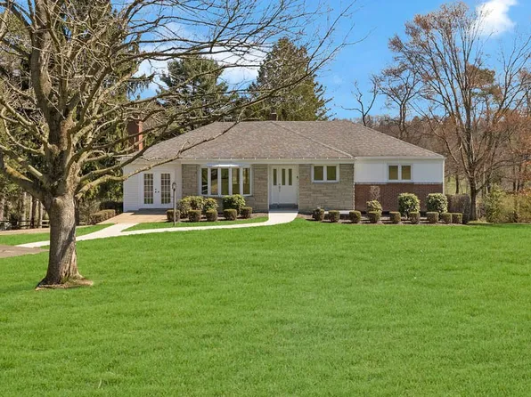 9540 Park Edge Dr, Allison Park, PA 15101
