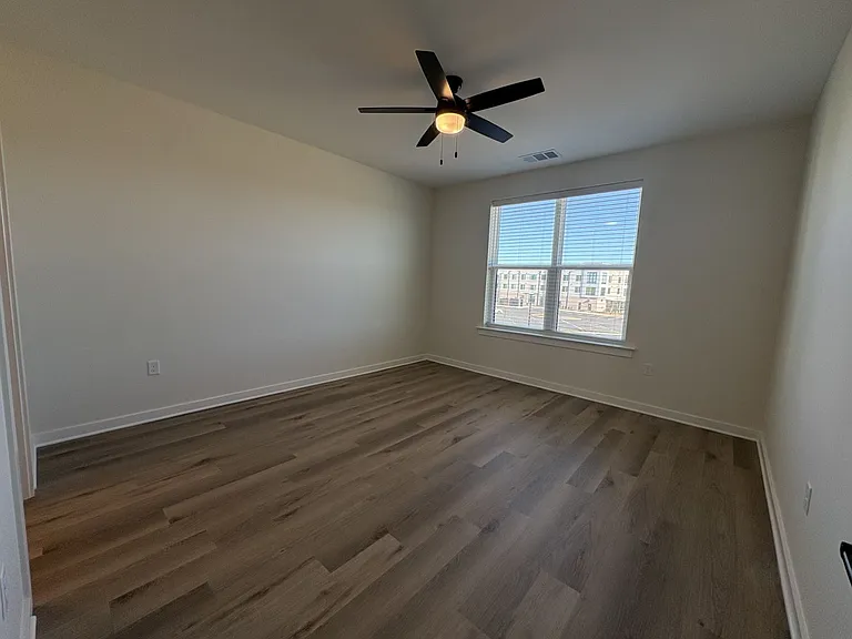 815 Bolivar Dr — Photo 17