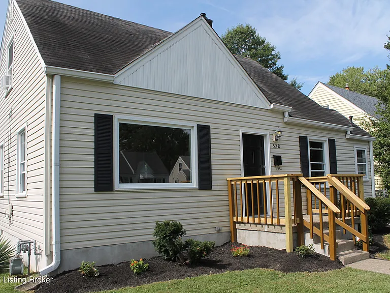 528 Harris Pl — Photo 4