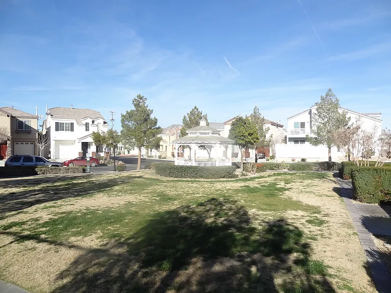10402 September Flower St — Photo 12