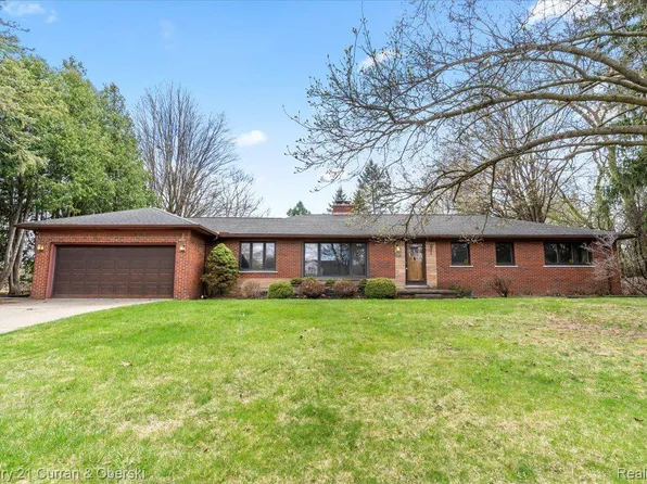 1295 Fieldway Ct, Bloomfield Hills, MI 48302