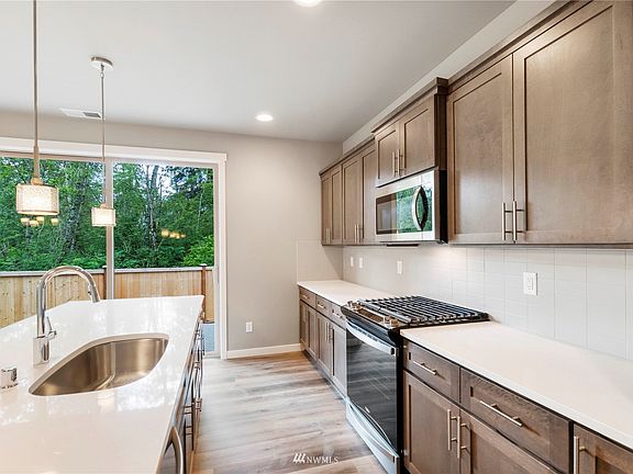 5th image of 16918 124th Avenue Ct E