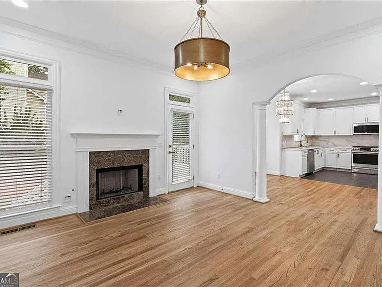 1711 Summit Glen Ln NE — Photo 10