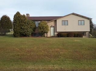 2014 Valley Forge Dr, Connellsville, PA 15425