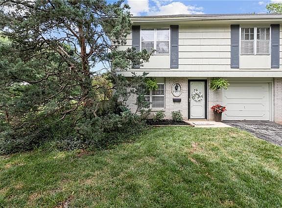 3rd image of 8616 Greenbrier Dr