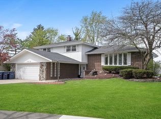 1914 72nd St, Darien, IL 60561