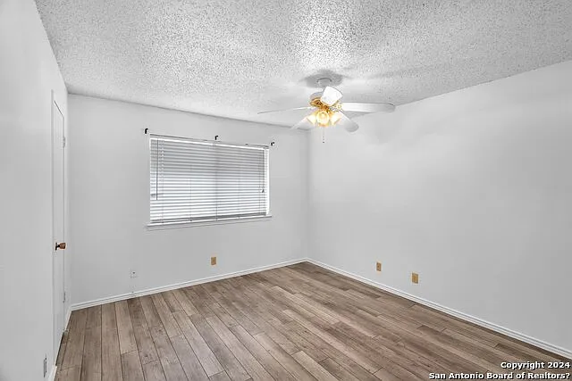 7018 Elmbank — Photo 12