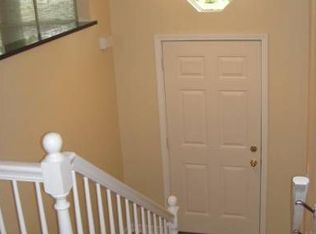 713 Southwind Dr, Carpentersville, IL