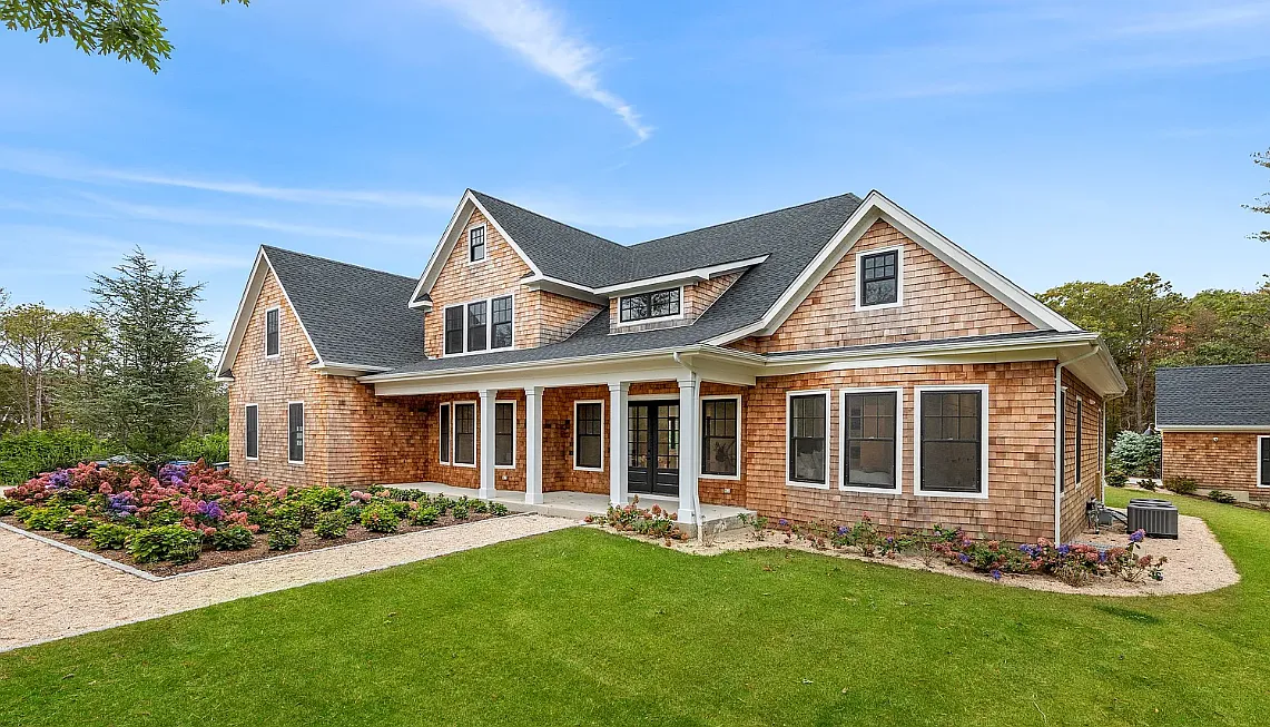 New 7 bed/7+ bath, ~8300sf getaway — Photo 1