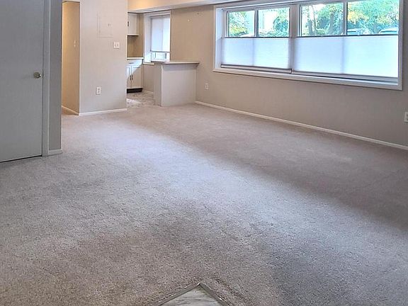 5th image of 3222 S 28th St APT 204