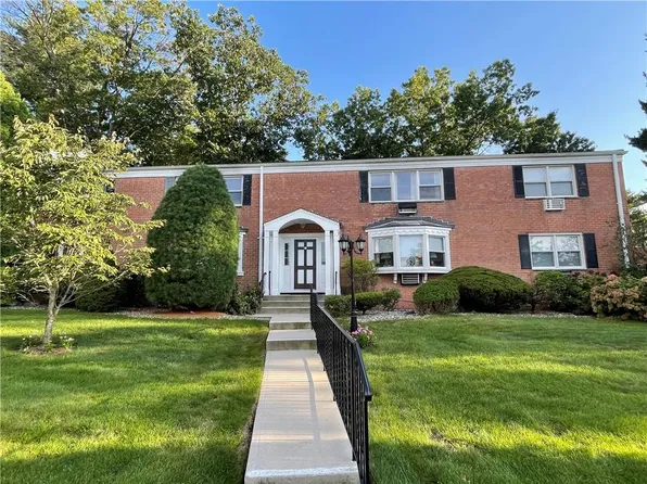 21 Milford Lane #7305, Suffern, NY 10901