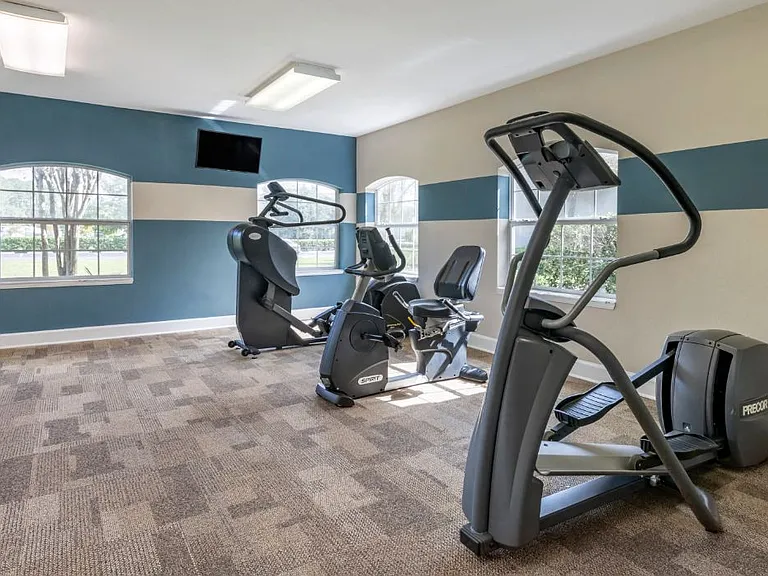 Madelyn Oaks Apartments — Photo 5