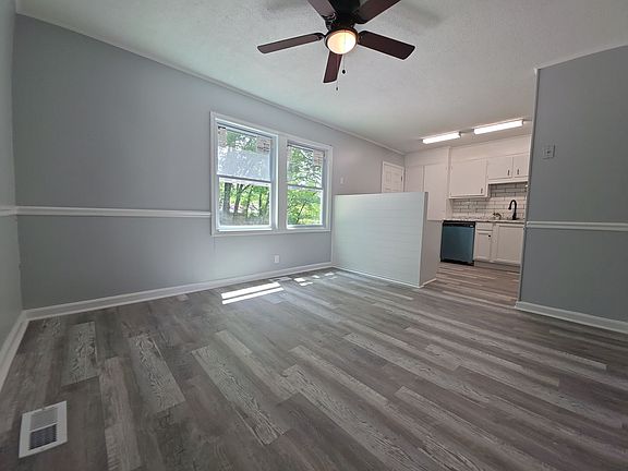 5th image of 307 Mockingbird Rd SE #1