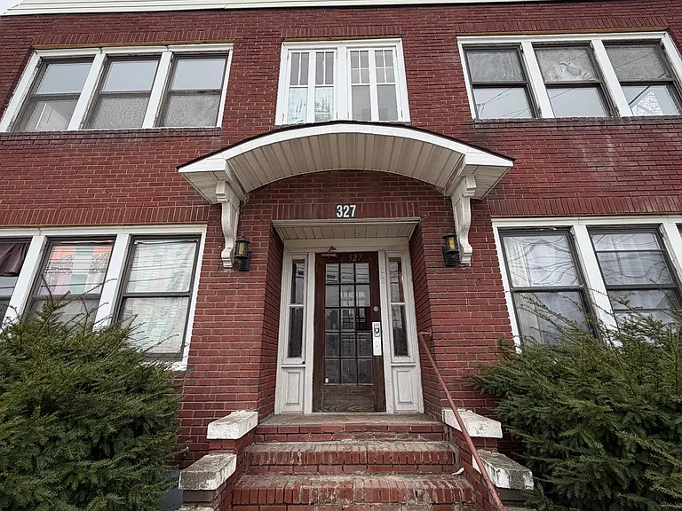 327 Main St — Photo 1